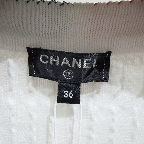 Authentic Chanel White Cardigan with Pink and Navy Accents - Picture 3 of 6